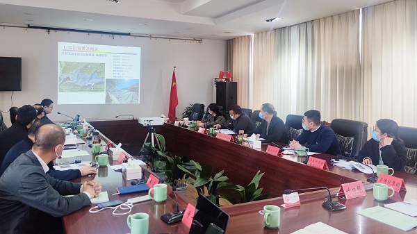 0328庆元县住建局组织召开庆元县生活垃圾填埋场综合治理“一场一策”方案专家评审.jpg